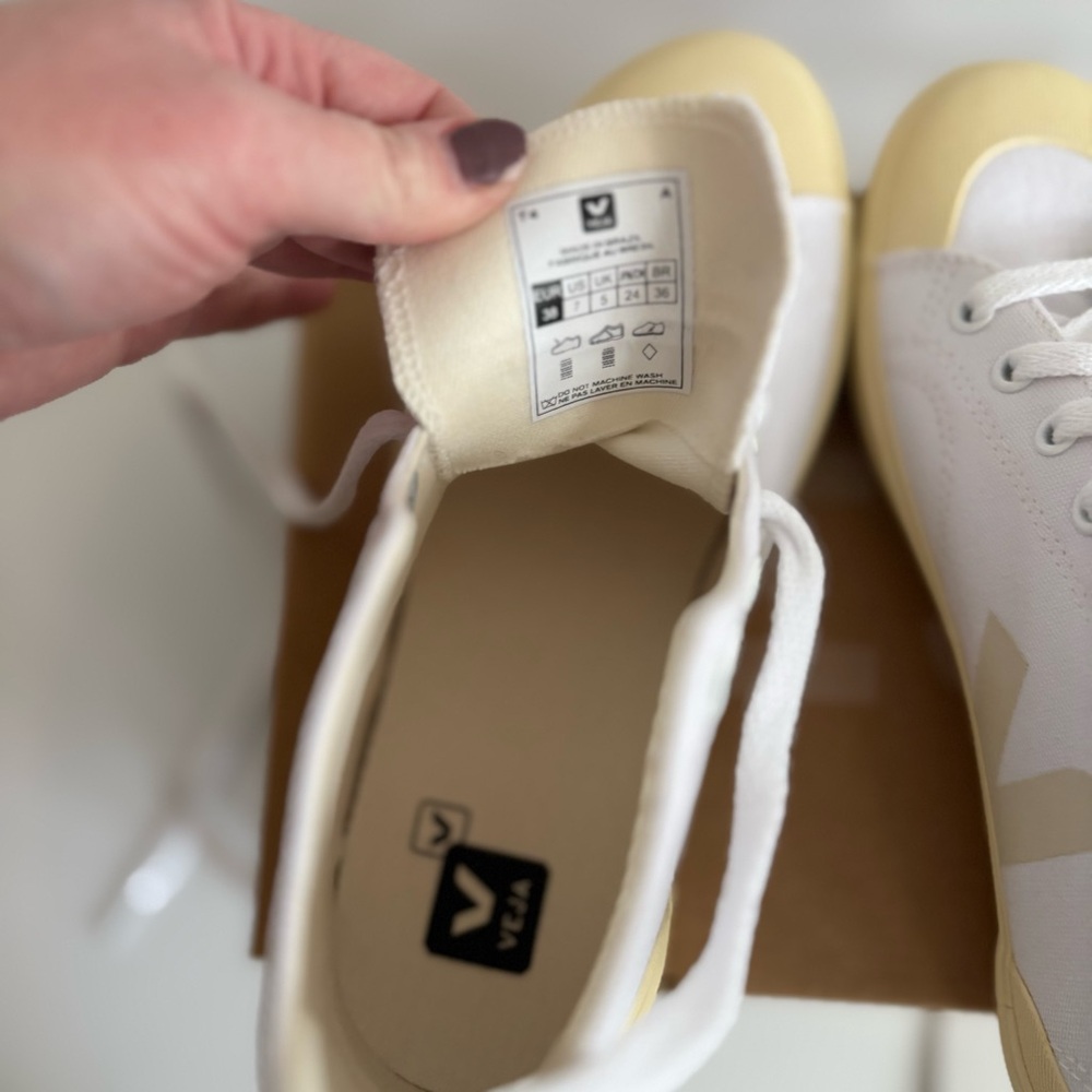 NIB Veja Nova HT Sneakers Canvas White Butter Sole Size 7 - Picture 6 of 8